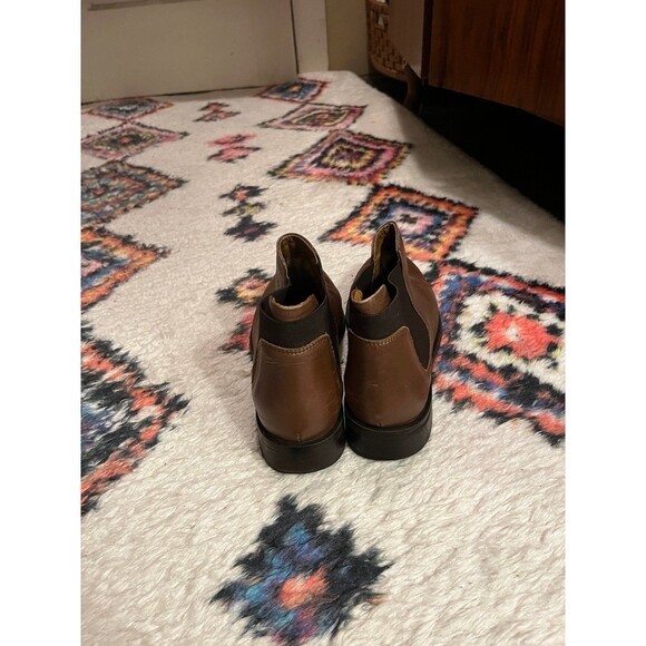 Topshop Chelsea Boots - Picture 2 of 3